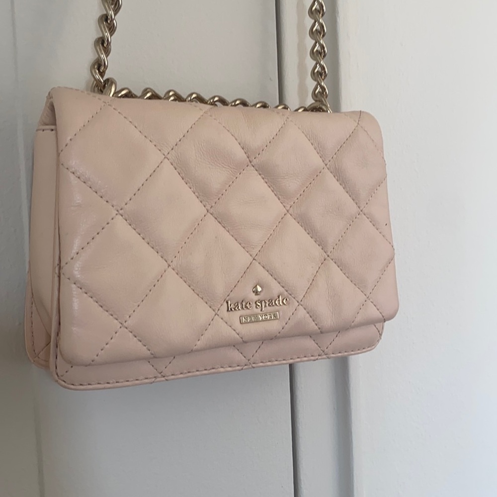 Small Kate Spade quilted purse with metal chain